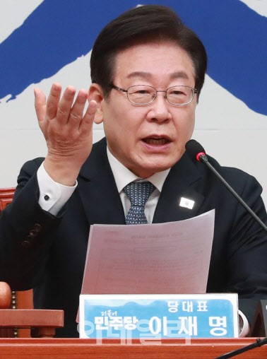 與<b>권성동</b> “법원, <b>이재명 위헌법률심판제청</b> 받아서는 안돼”
