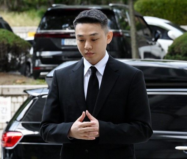 '먀약 투약' <b>유아인</b>, 2심 집행유예 감형…5개월만 석방(종합)
