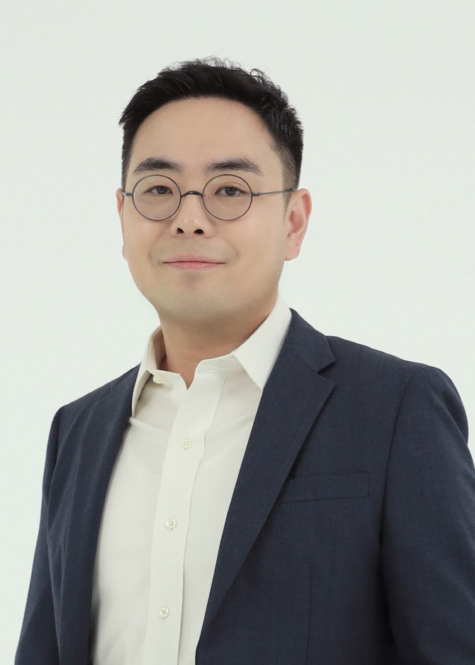 홍기훈 교수, 토스인사이트 초대 연구소장 선임! 핀테크 혁신을 이끌다