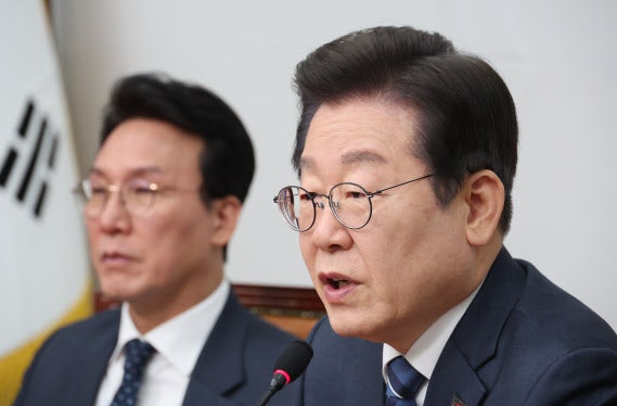 '<b>이재명</b> 암살위협' 경찰 "당과 <b>신변보호</b> 협의 중…첩보 수집 강화"