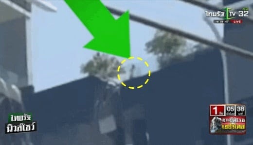 반대편에 아내와 딸이...무너지는 <b>52층 다리</b> 뛰어 건넌 <b>한국인</b>