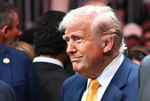 “<b>전자제품 관세 면제</b> 아니다”…<b>트럼프</b> 직접 설명 나서