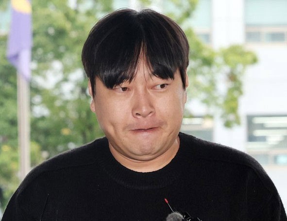 "BTS 지민에 돈 빌려"…'<b>불법도박</b>' <b>이진호</b> 檢<b>송치</b>