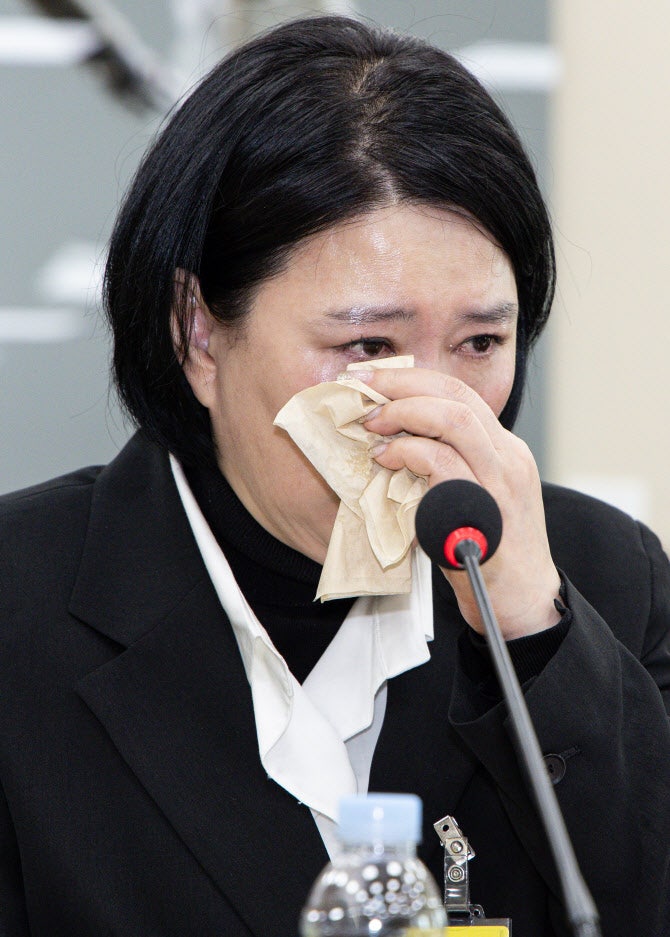 故<b>오요안나</b> 母 눈물의 <b>호소</b> “정쟁 말고, 진실규명 해달라”