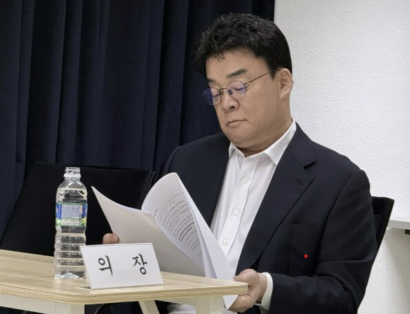 "더본코리아, 법위에 서 불법행위"…'<b>백종원 방지법</b>' 청원 등장