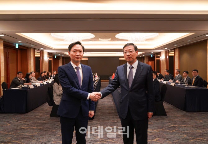 중 "<b>서해</b> <b>구조물</b>, 韓 직접 확인해라"… 철거 대신 '현장방문' 제안(종합...
