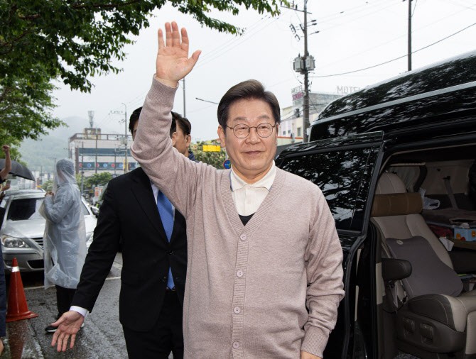 <b>이재명</b> “국민 생명 지키는데 ‘과잉’ 없어…불안해하지 않는 나라 만...