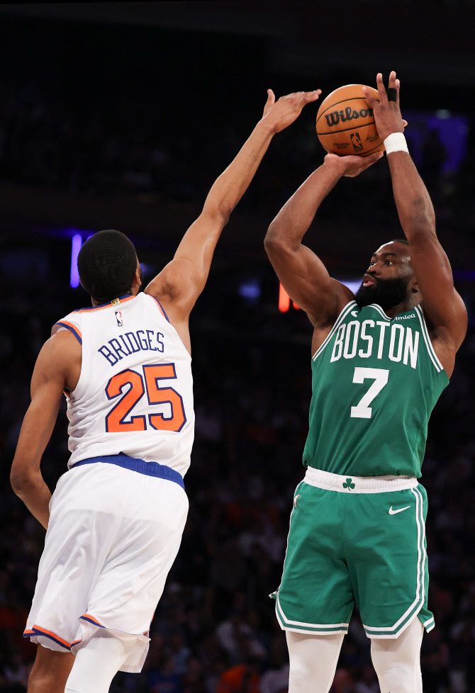 NBA <b>뉴욕 닉스</b>, <b>보스턴</b> 꺾고 25년 만에 동부 콘퍼런스 결승 무대