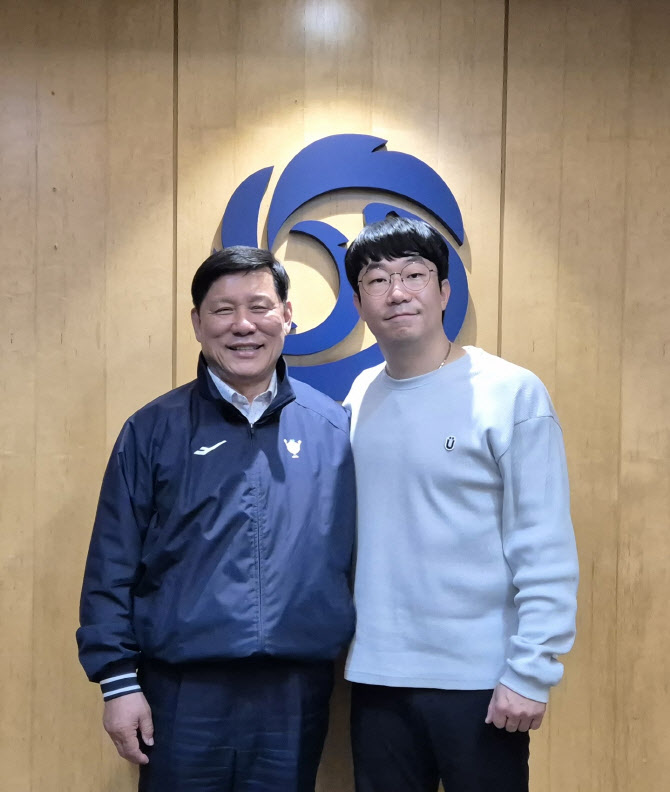 KBO 총재, <b>선수협 회장</b>과 첫 공식 만남...리그 발전 협력키로