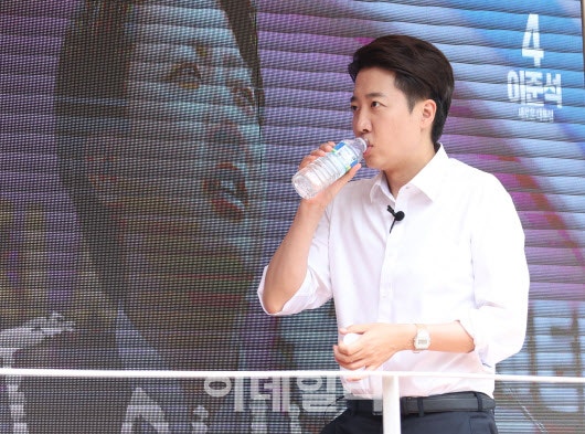 <b>이준석</b> '젓가락' <b>발언</b> 파장…진보당 "징계하겠다"