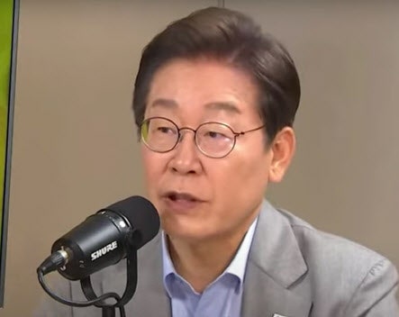 이재명 "<b>김문수</b>-<b>이준석</b>, 대선 전날까지 <b>단일화</b>…<b>이준석</b>, 또 '팽'"