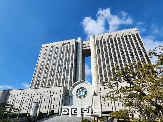 <b>발달장애인</b>, 대선 본<b>투표</b> 때 <b>보조</b> 받는다…法, 임시조치 인용
