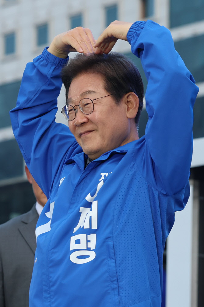 <b>영화</b>계 "<b>영화산업</b> 회복 골든타임… K무비 <b>전략</b>적 육성해야"