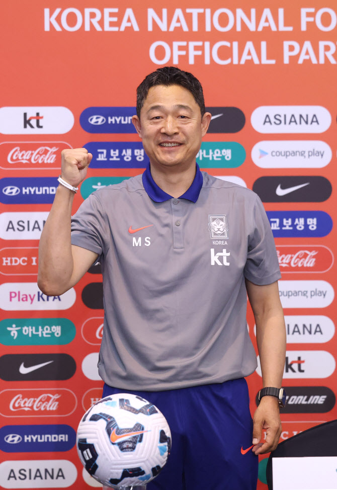 ‘당찬 출사표’ <b>이민성</b> U-22 <b>감독</b>, “<b>아시안게임</b> 金·올림픽 銅 이상”