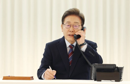 <b>이재명</b> 대통령, <b>트럼프</b>와 첫 통화…"<b>한미동맹</b> 중요성 재확인"(상보)