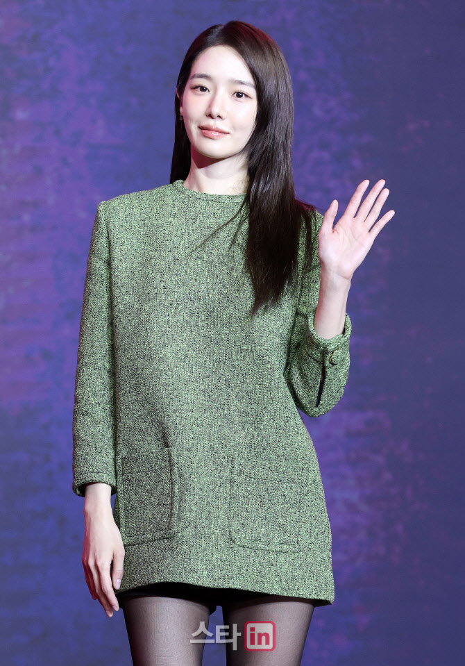 '<b>오징어 게임</b>3' 대형 <b>스포</b> <b>박규영</b>, 사과 無 "본편 확인해달라"