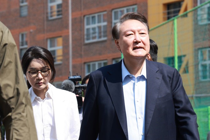 尹 체포되나…경찰 2차 출석 요구도 <b>불응</b> 방침