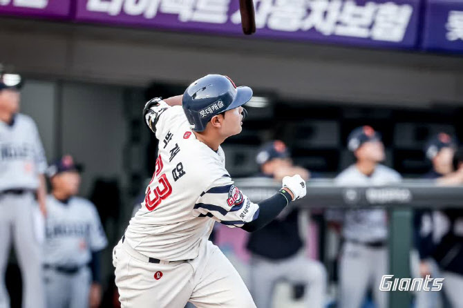'155km' 홍민기-'<b>데뷔</b> 3점포' <b>박재엽</b>...<b>롯데</b>, 뉴페이스가 다했다