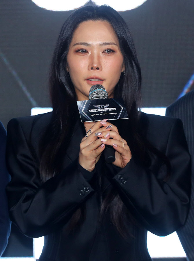 ‘스우파’ <b>허니제이</b>·<b>아이키</b>, 성희롱·욕설 <b>논란</b> 사과…“경솔한 언행...