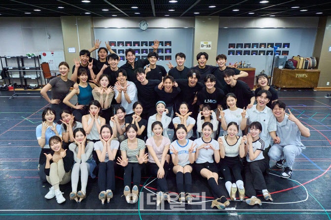 '브로드웨이 42번가' 미리 즐기자…25일 '탭츠프로브' <b>생중계</b> 진행