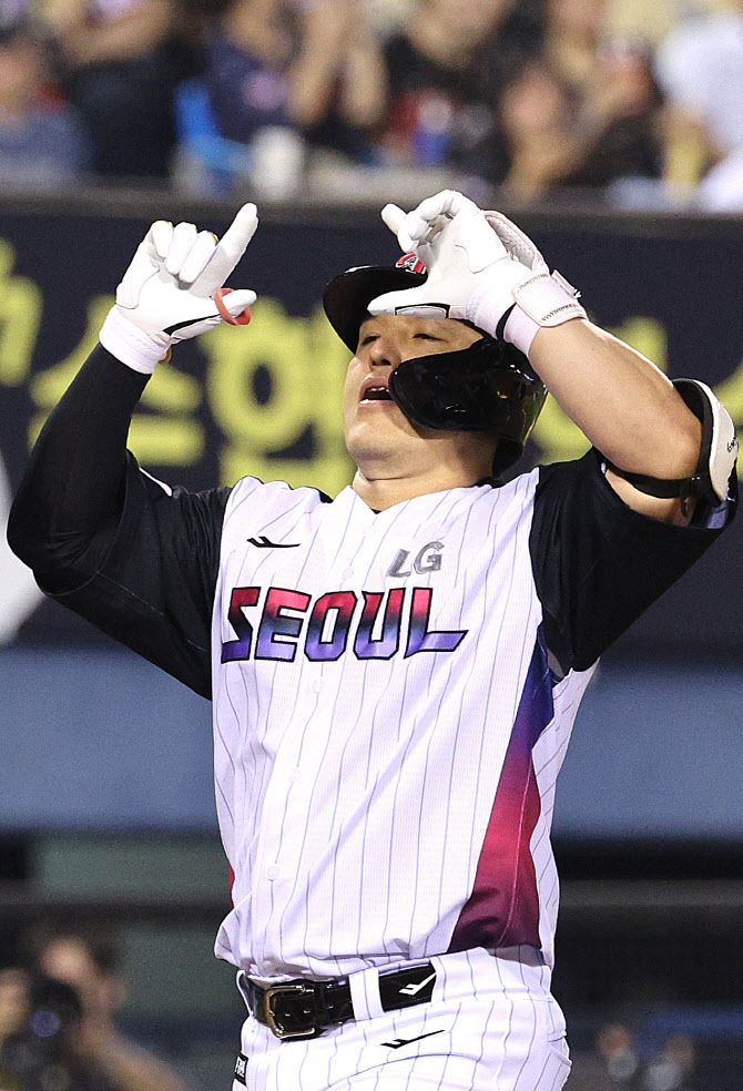 '<b>박동원</b> 3점포-<b>문성주 결승타</b>' LG, 이틀 연속 역전승...공동선두 복귀