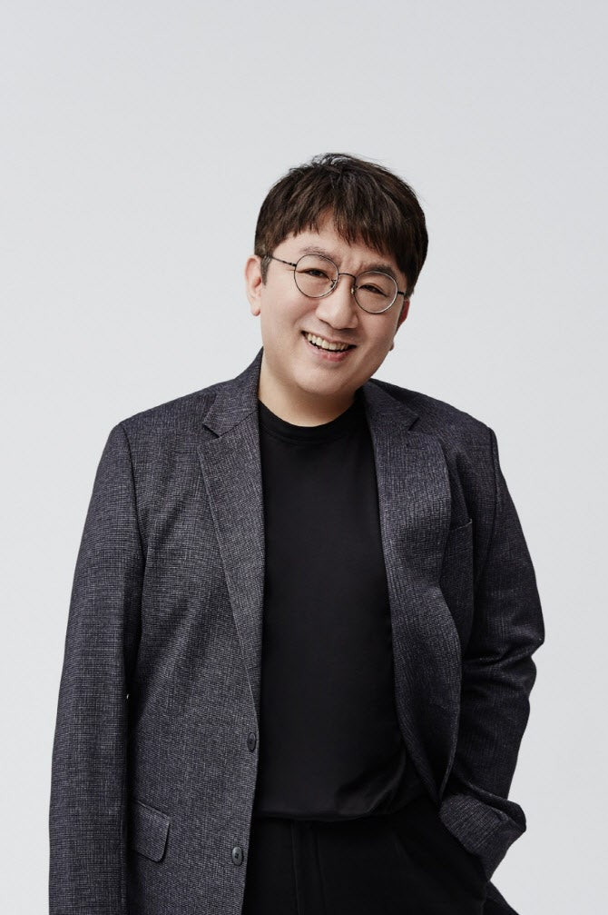 <b>방시혁</b>, '모교' <b>서울대</b>에 50억 <b>기부</b>… <b>문화관</b> 재건축에 쓰인다