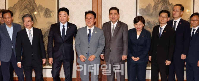 당정, 가공식품 가격 인상 최소화 노력키로…<b>추경</b> <b>집행</b>도 '속도'