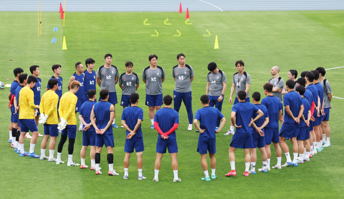 ‘<b>주민규</b>·<b>이동경</b> 출격’ <b>홍명보호</b>, 중국에 ‘공한증’ 증명할 라인업 ...