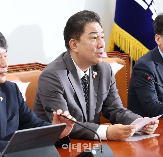 <b>김병기</b> "내란수괴 尹, 이제 감옥 돌아갈 시간"…영장 발부 촉구