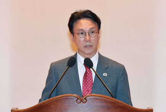 <b>김민석 총리</b> "첫 30일 집중<b>행보</b>…'직장인 든든한 점심밥' 등 민생 최우선...