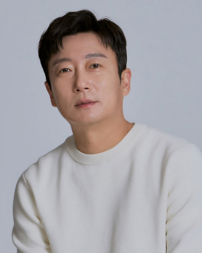 <b>이수근</b>, 30억 <b>건물 매각</b> "아내 수술비 마련 때문 아냐"[공식]