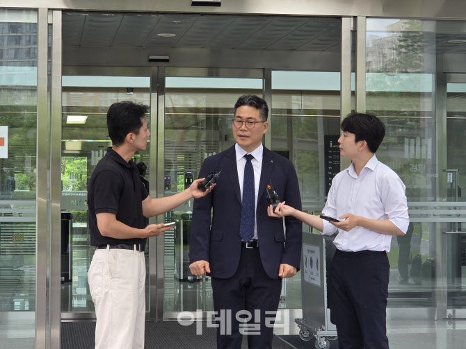 임은정 만난 ‘<b>마약 수사 외압</b> 폭로’ <b>백해룡</b>…“눈빛만 봐도 위로”(종...