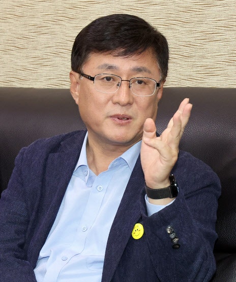 환경 장관 “<b>환경부</b> 직원 <b>전기차</b> 타는 비율 국민 평균 수준”
