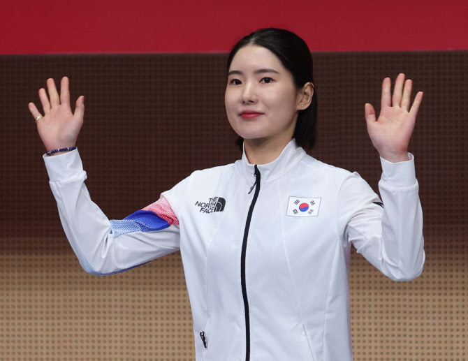 <b>펜싱</b> 여자 <b>에페</b> '에이스' <b>송세라</b>. 세계선수권 동메달 획득