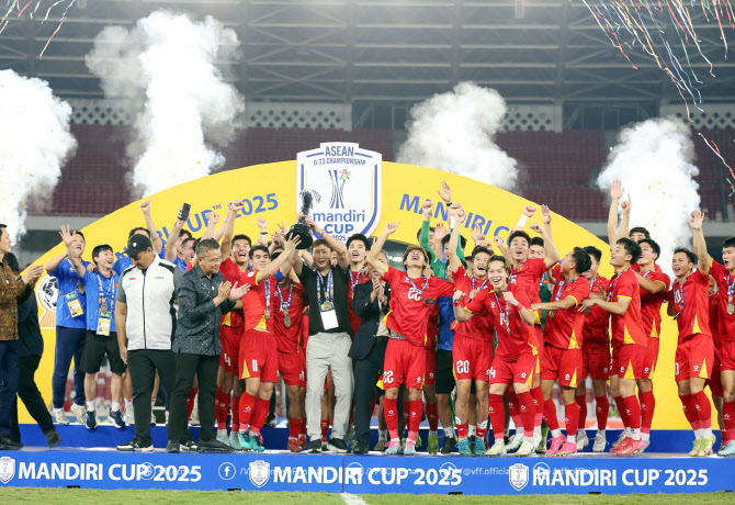 ‘<b>김상식호</b>’ 베트남 U-23 대표팀, <b>아세안챔피언십 우승</b>... 3연패 성공