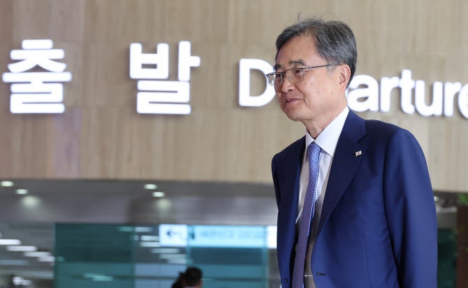 '관세시한 D-2' 美 향하는 <b>조현</b>…협상 막판 전방위 <b>협력</b>