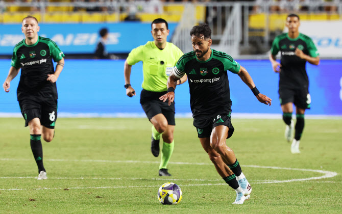 팀 K리그, EPL 5위 <b>뉴캐슬</b> 꺾었다... ‘<b>김진규</b> 결승 골’