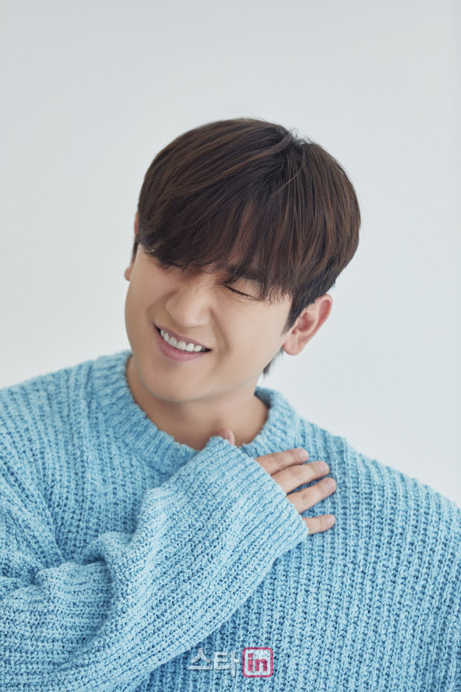 <b>이민우</b>, 혼전임신 겹경사…예비 신부는 6세 딸 키우는 '싱글맘'