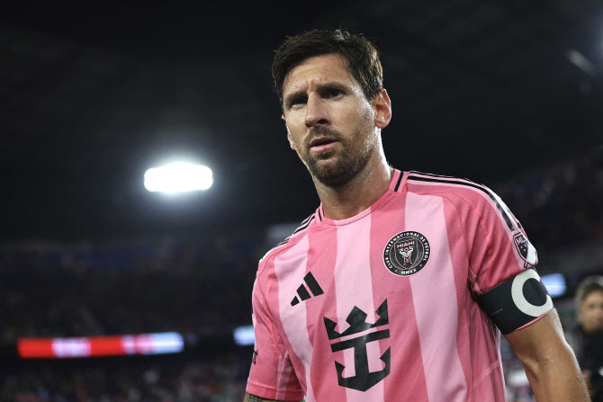 <b>손흥민</b>, ‘카카·즐라탄·루니 제쳤다’... <b>MLS</b> 역대 최고 스타 4위
