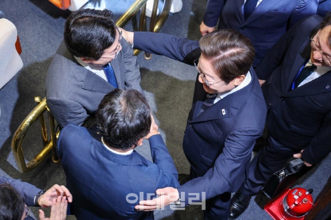 李<b>대통령</b>, <b>정청래</b> 민주당 대표와 오늘 <b>만찬</b> 회동