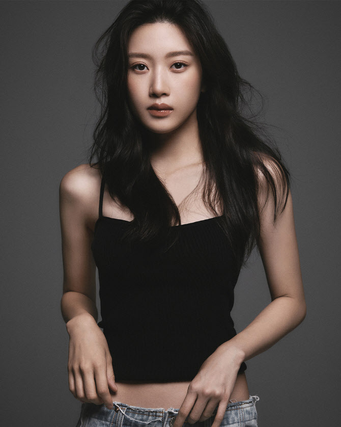 배우 <b>문가영</b>, ‘<b>스틸하트클럽</b>’ 단독 MC 발탁