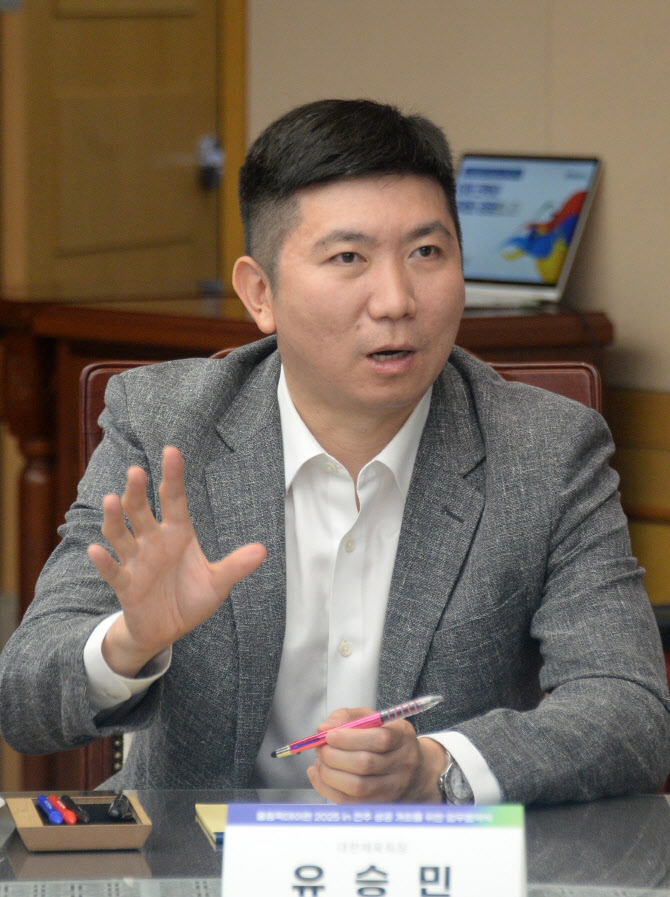 대한체육회, 中<b>씨름부</b> '삽 폭행사건'에 무관용 원칙...영구퇴출 추진