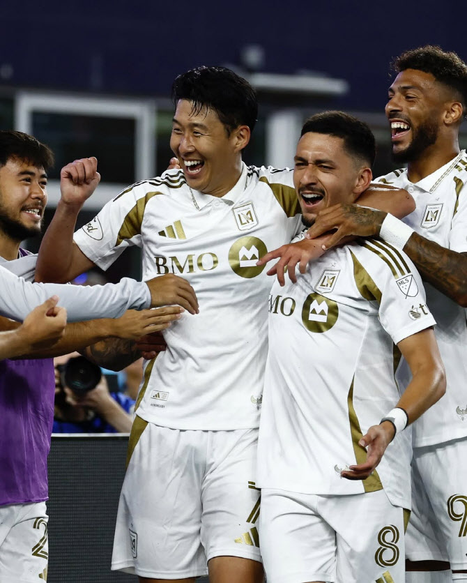 '<b>MLS</b>는 온통 쏘니 <b>열풍</b>'...'첫 공격포인트' <b>손흥민</b> "매일 매순간 즐기는...