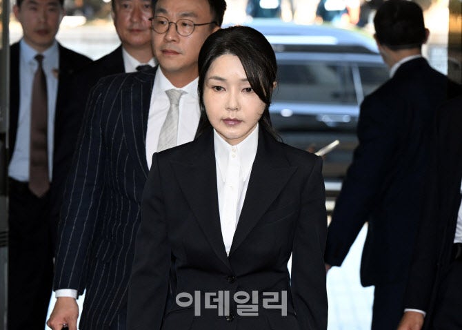 '진술거부권' 김건희 오늘 소환…김예성·<b>건진법사</b> 동시 소환