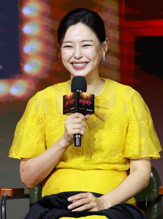 '만삭' <b>이하늬</b>, <b>출산</b> 일주일 전 '<b>애마</b>' 제발회 참석 "오늘 나올 것 같진...