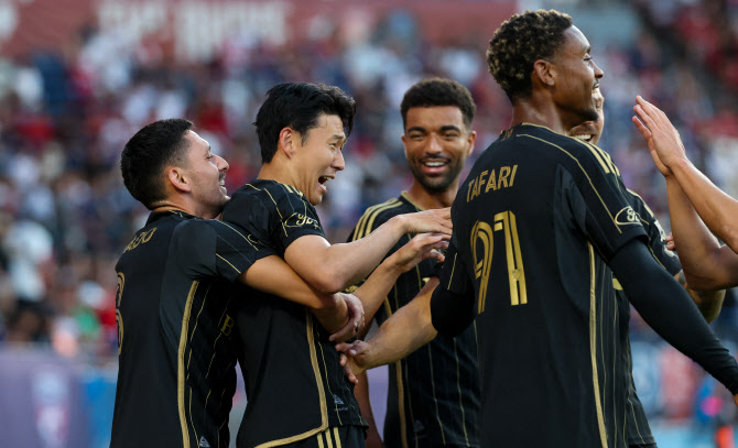 LAFC <b>손흥민</b>, 환상적인 프리킥으로 MLS <b>데뷔골</b> 작렬
