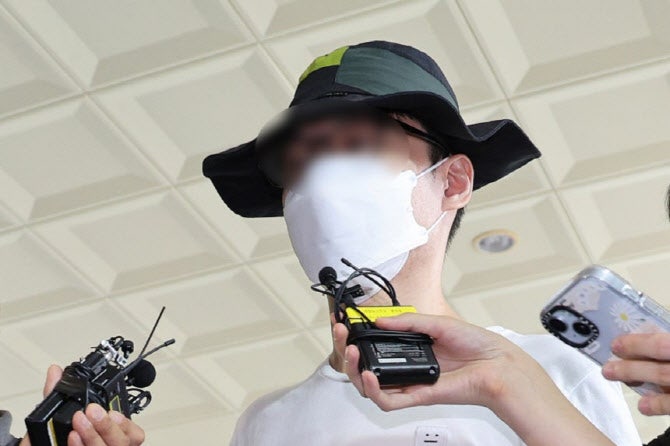 “<b>일본도</b> 피해자는 中 스파이"…가해자 <b>부친</b>, 1심서 <b>집행유예</b>