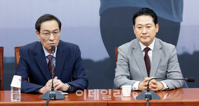 李<b>대통령</b>, 국민의힘 <b>장동혁</b>에 영수회담 제안