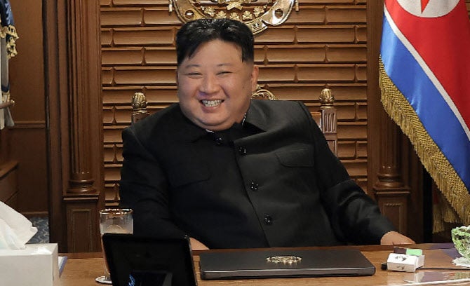 배설물도 기밀?…<b>김정은</b>, 전용 화장실도 챙겨갔다