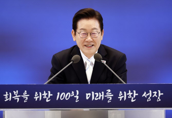 李<b>대통령</b> "<b>검찰개혁</b>, 수사 부실화 안되도록 치밀한 장치 필요"